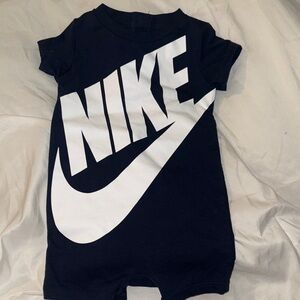 Nike romper! EUC / navy blue 9 months